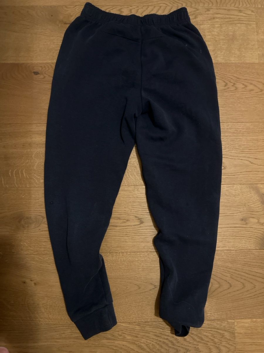 Adidas Pantaloni: Adidas Trainerhose S – Usato da Gossau ZH venduto da van_5kxb 2