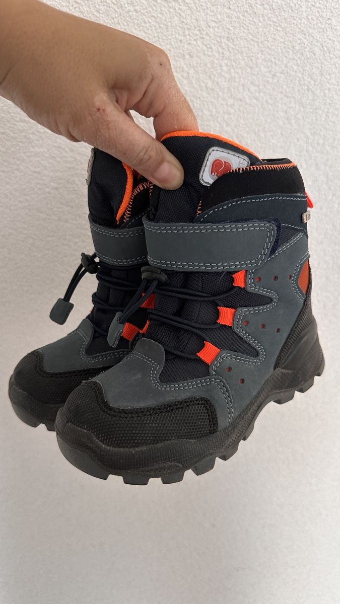 Elefanten Schuhe für Jungen: Elefanten Stiefel Gr. 27 – Gebraucht aus Pfungen von nik_9wv9