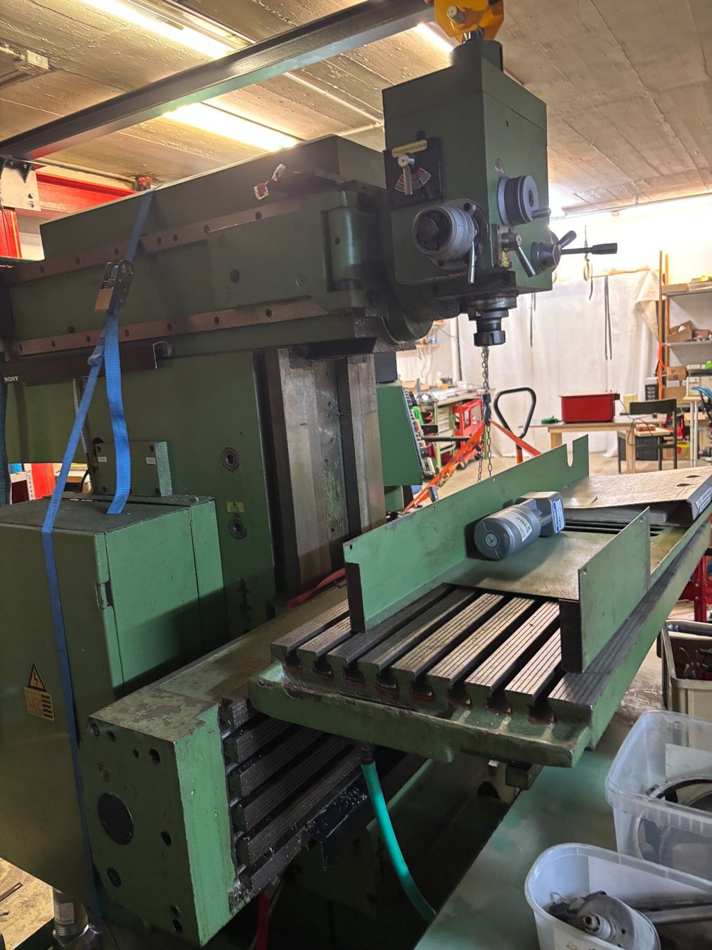 Tutte le macchine: Robuste Fräsmachine Maho – Usato da Urnäsch venduto da Vorrolli 2