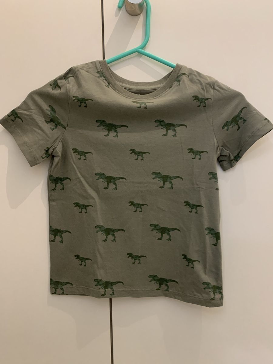 C&A Camicie, T-shirt & Polo: T-Shirt Dino-Motive, Gr. 110 – Usato da Buus venduto da 2013dp