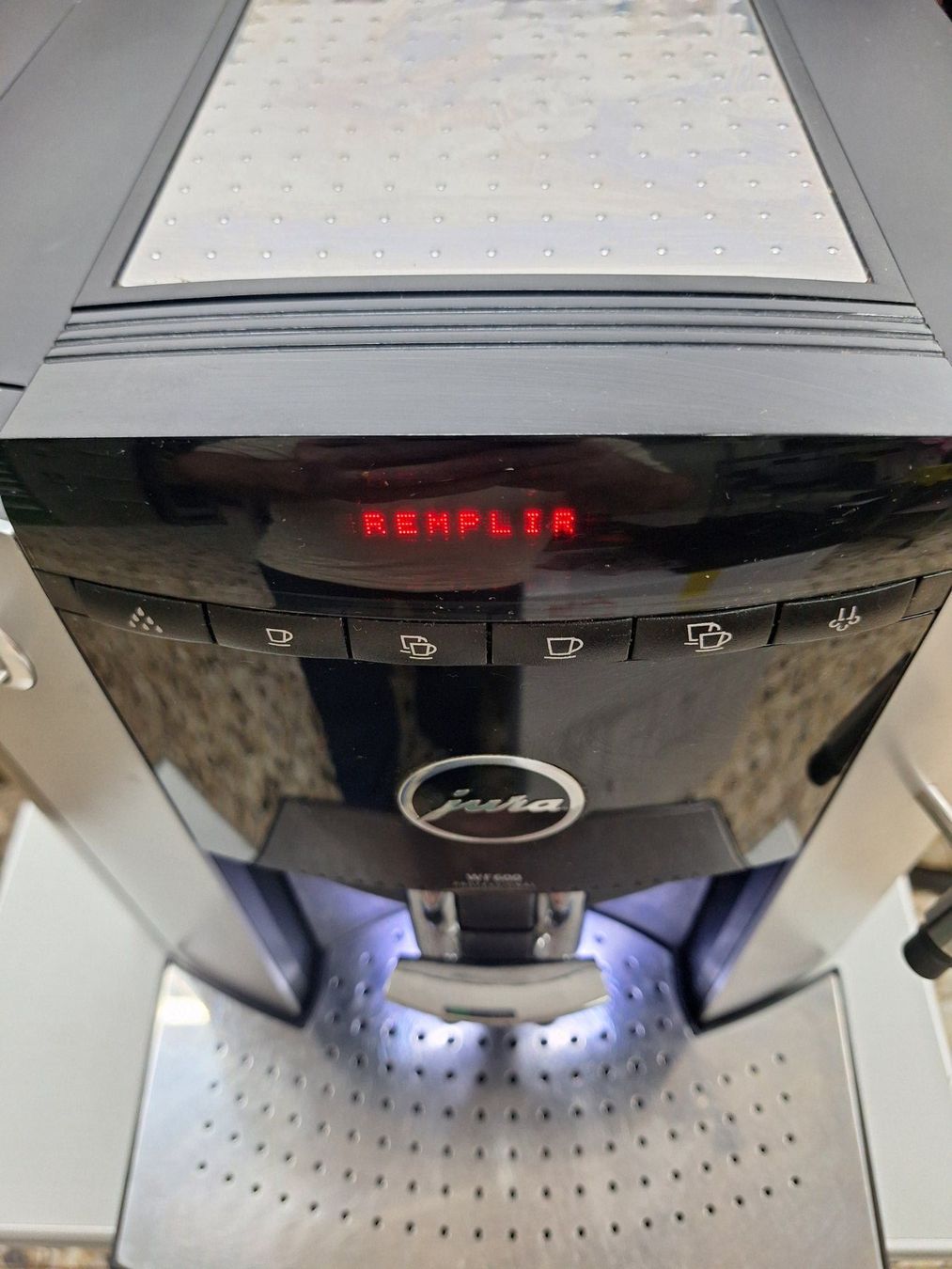 Jura Macchine per caffè & Macchine per espresso: Machine à café JURA IMPRESSA WF600 – Difettoso da Laconnex venduto da Patkek29 5