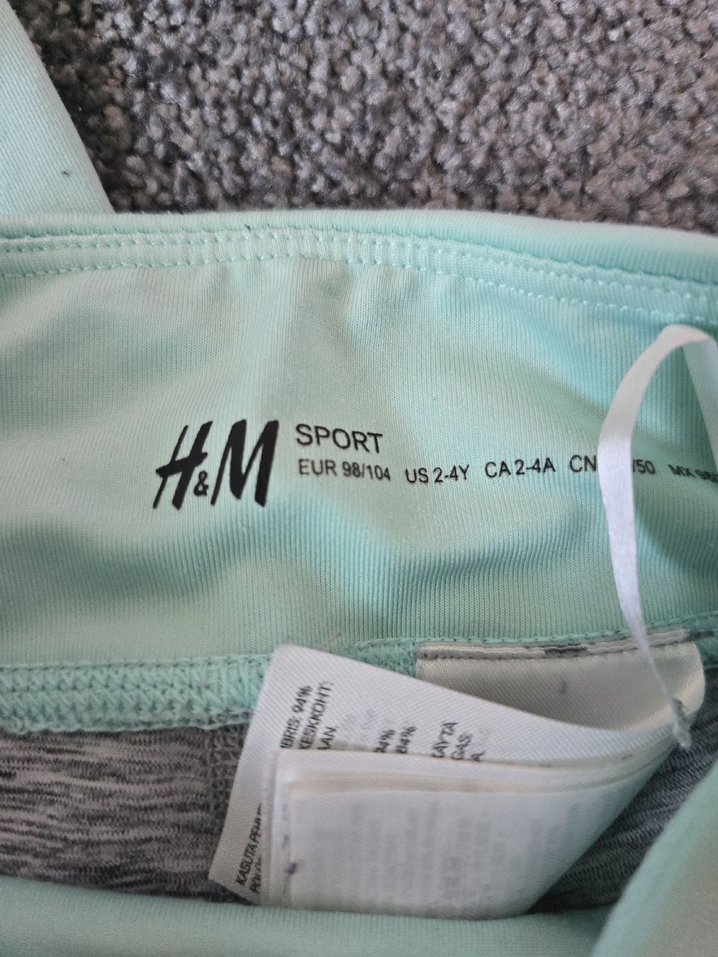H&M Lotti & Set di vestiti: Sport set Einhorn Gr.98-104 – Usato da Unterentfelden venduto da Panda-87 1