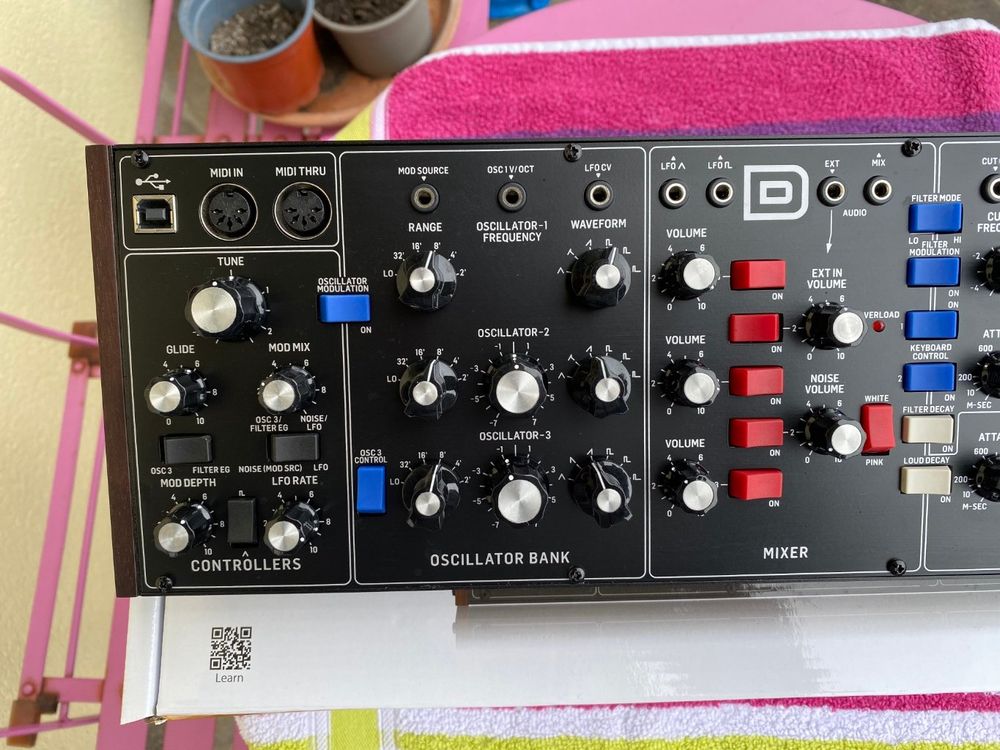 Behringer Model D (Gebraucht) in Zufikon für CHF 173 – mit Lieferung ...