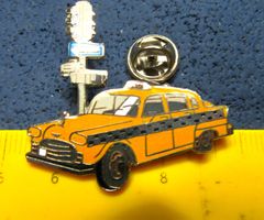 NEW YORK CAB TZAXI AN AMPEL AUTO PIN ENAMEL GROSSS