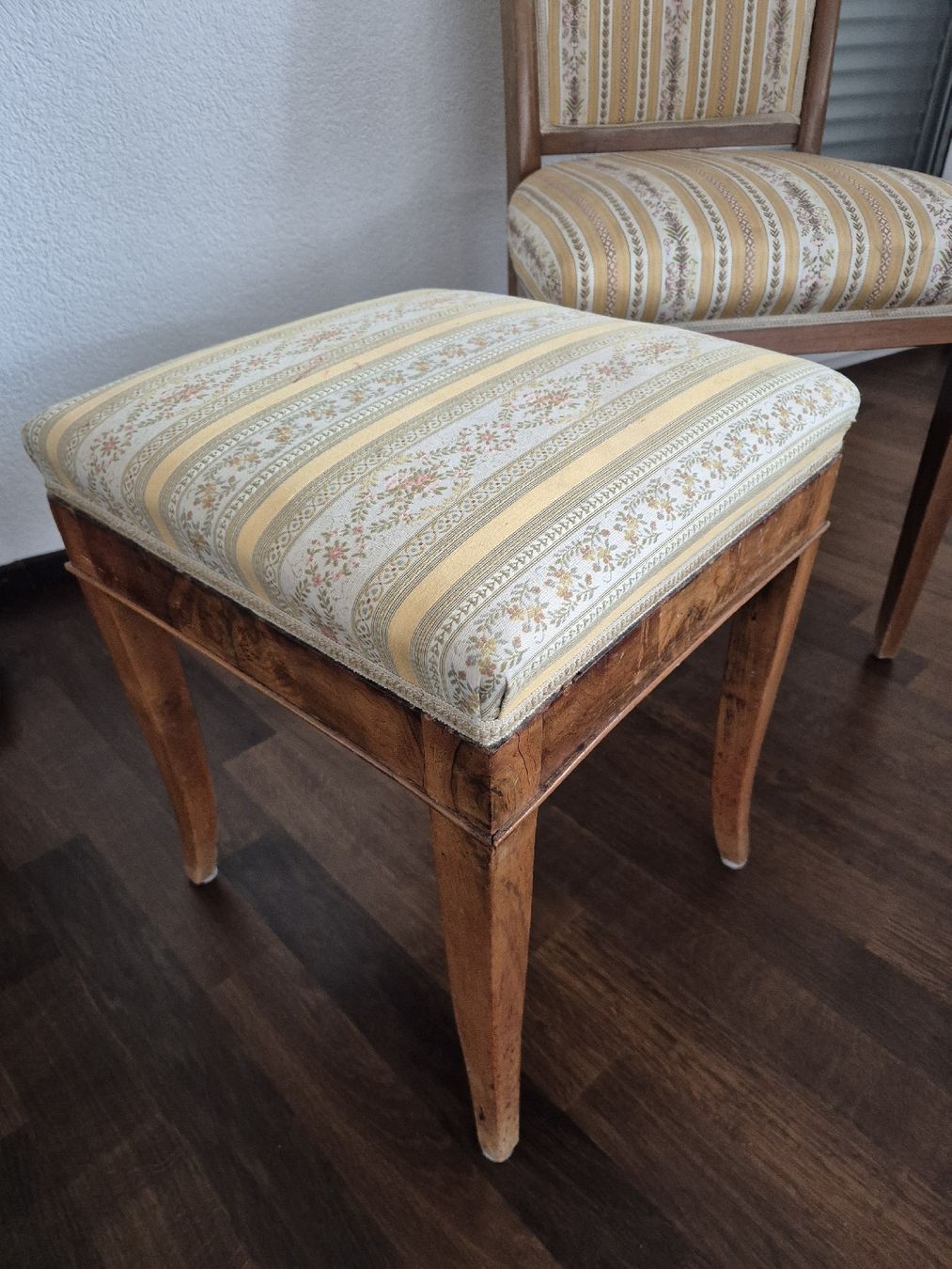 Stühle: Stuhl und Hocker vintage Antike – Gebraucht aus Basel von kam_v6ft 5