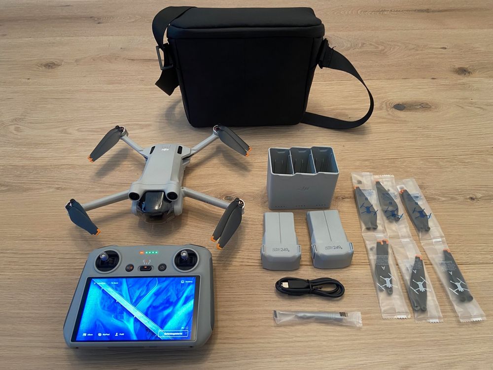DJI Mini 3 Pro mit RC Controller inkl. Fly More Kit | Kaufen auf Ricardo