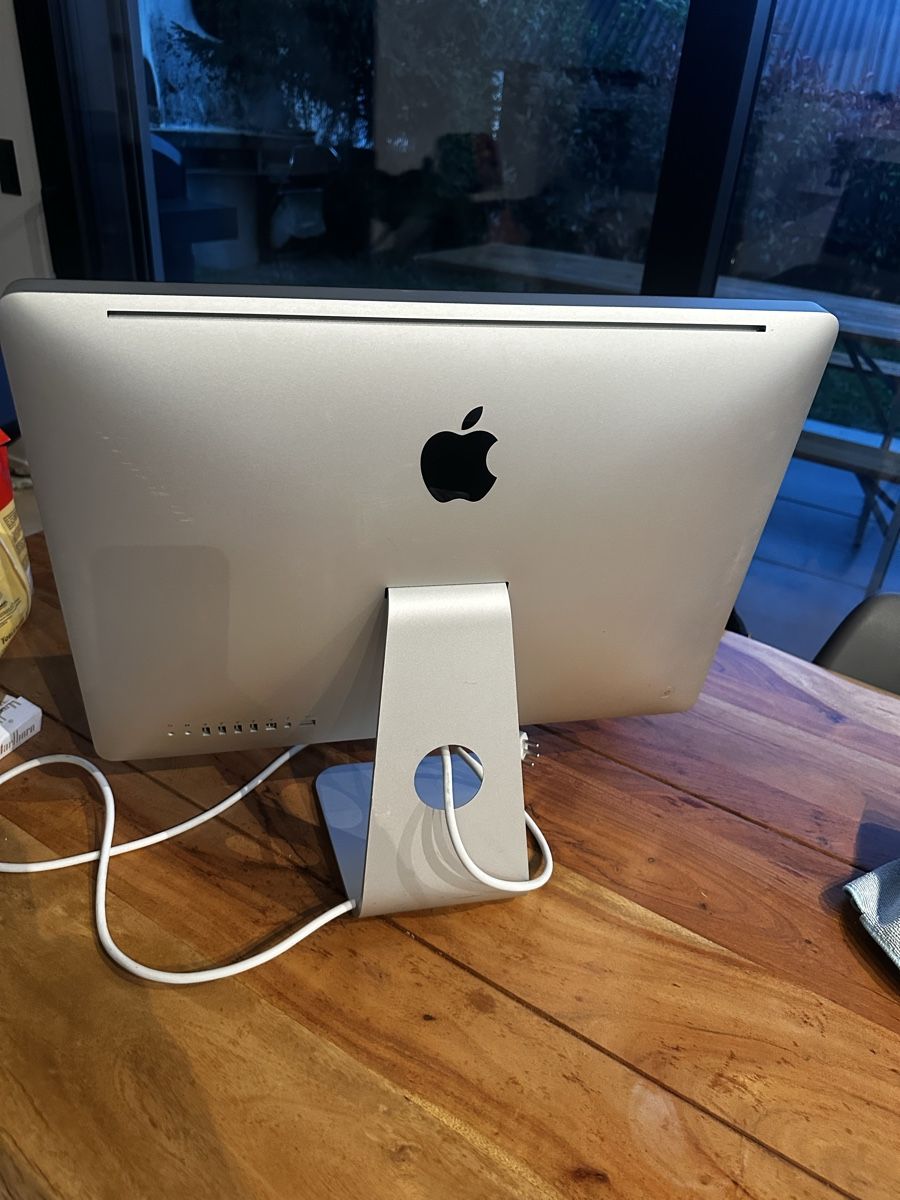 Apple PC: Apple iMac  – Usato da Areuse venduto da jul_q8d6 1