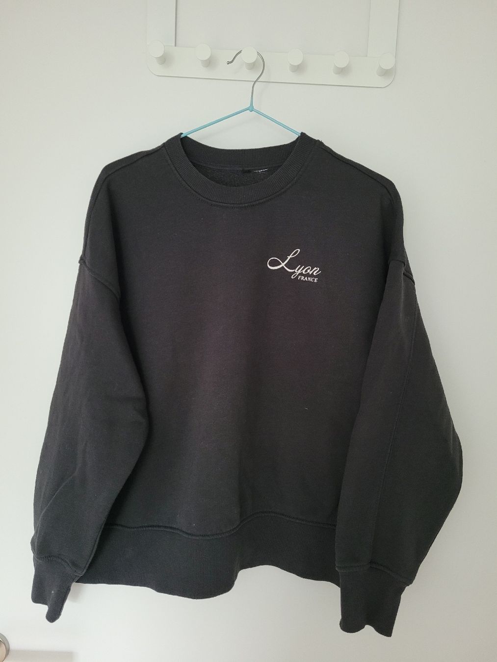 Maglioni & Felpe: Dunkelgrau "Lyon France" Pullover, Gr. M, – Usato da Bennau venduto da Moonshine_68