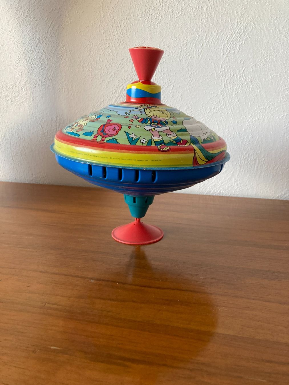 Spielzeuge: Kreisel Blechspielzeug mit Figuren – Gebraucht aus Wil SG von Pin05 2