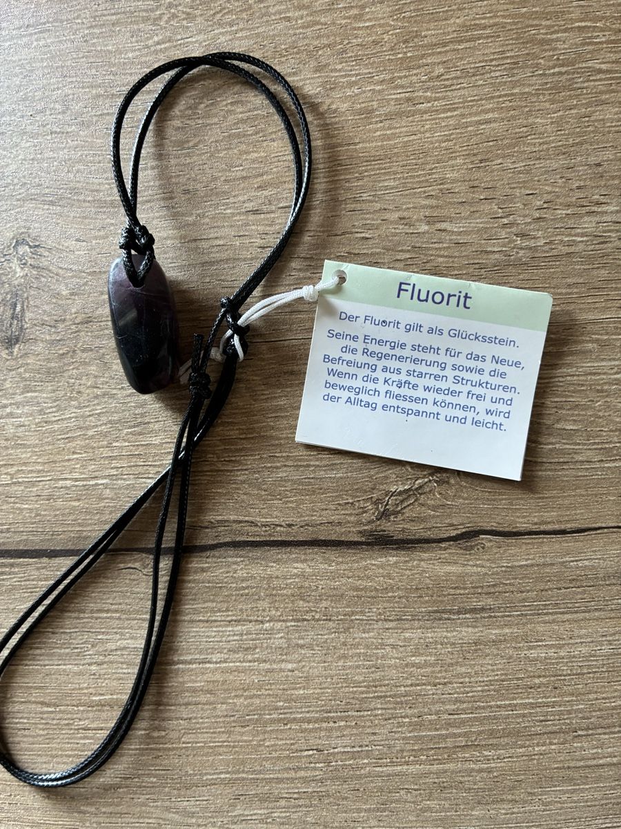 Catenine: Collier avec pierre précieuse  – Nuovo e nell'imballaggio originale da Berlens venduto da aye_lf66 1