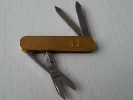 Victorinox Gold Messerchen Classic 58mm.  Nr: 0.6200.88