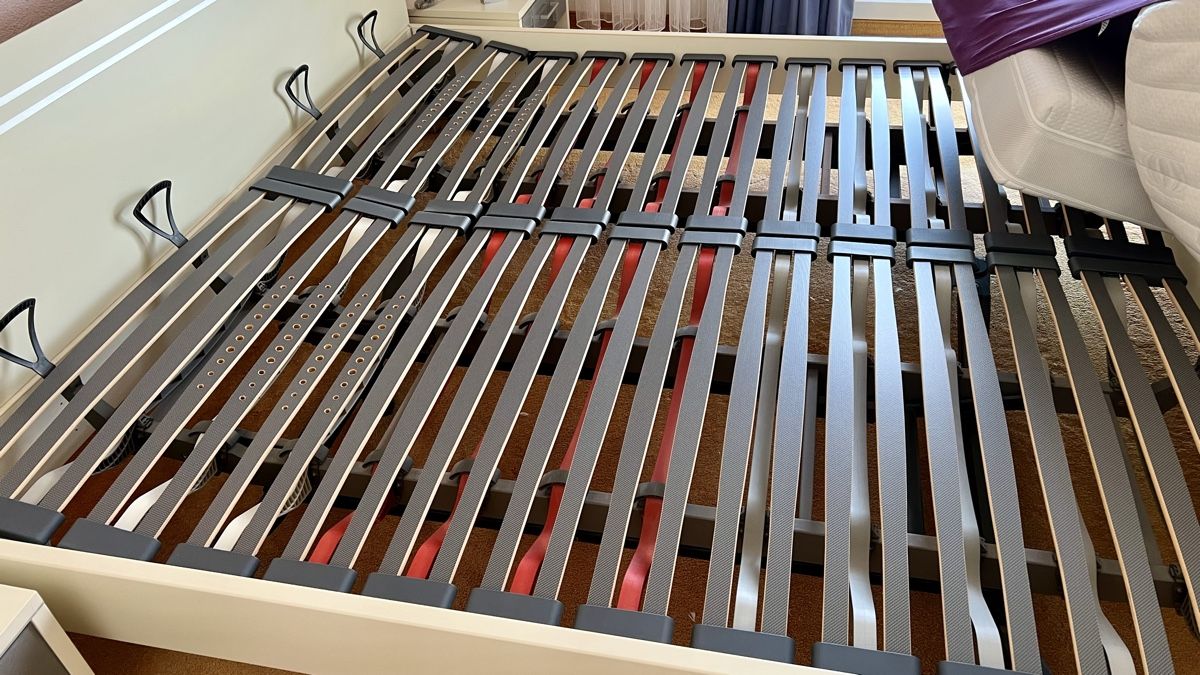 Lits: Schlafzimmer mit Nachttischen – D'occasion à Ennetbaden par lolek02 3