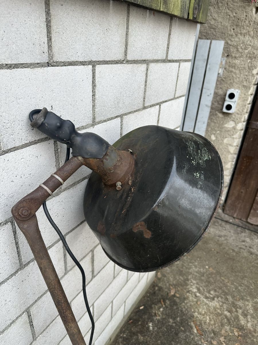 Lampade: Alte Lampe Emaille mit Ständer – Usato da Villmergen venduto da Bezdupe 2