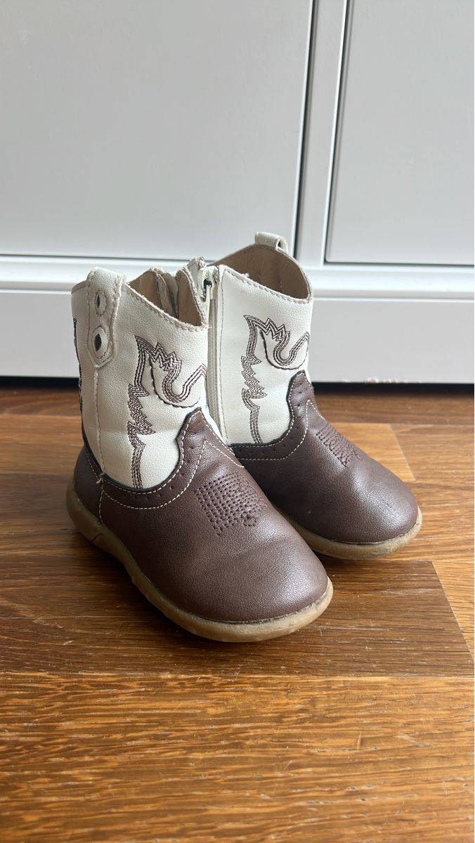 Schuhe für Jungen: Cowboy Boots for Toddlers. Size 24EU – Gebraucht aus Adliswil von youngbee