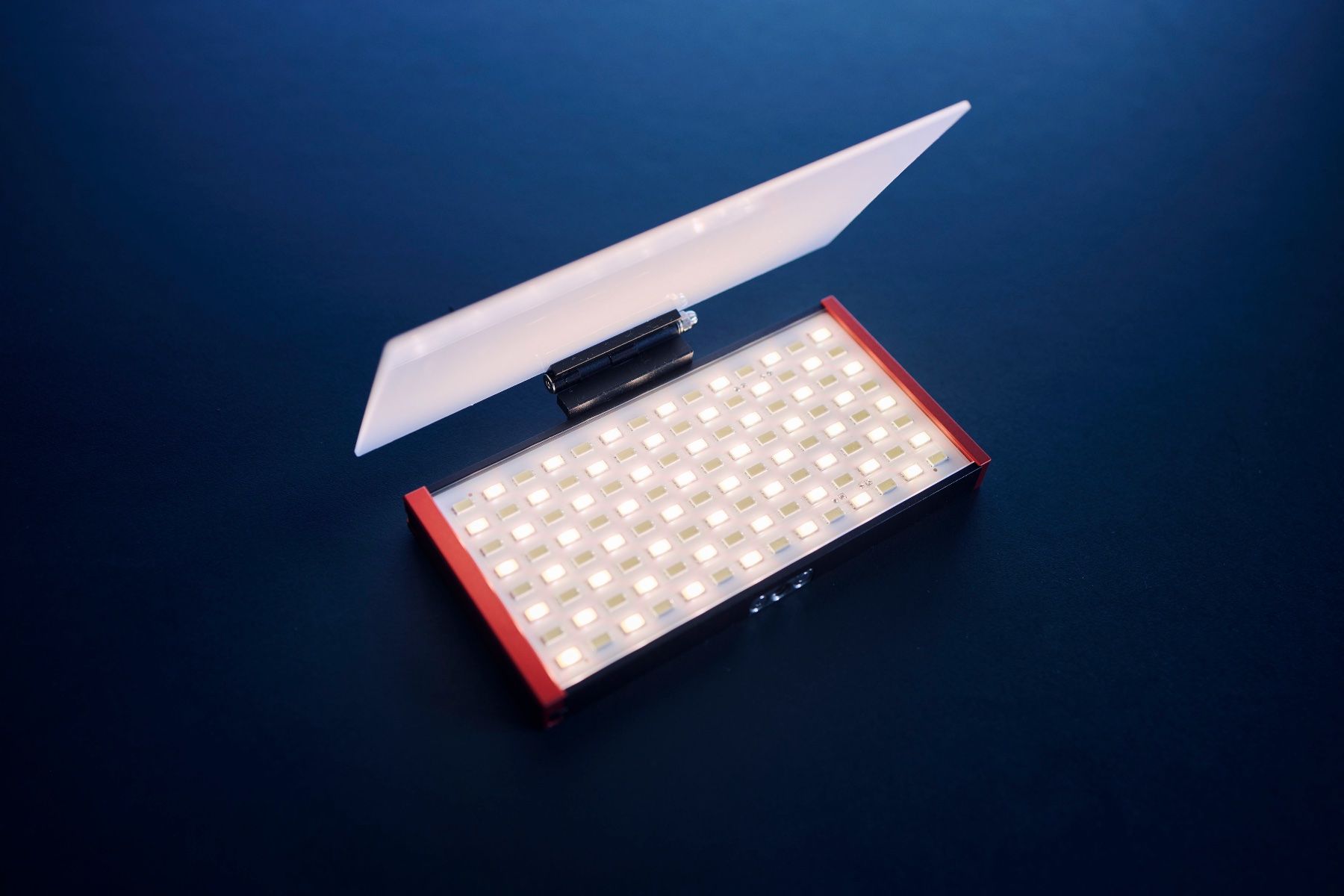 Lampade: Aladdin a-Lite Kameraleuchte -  3000K-6000K – Usato da Meilen venduto da danielson0_3 2
