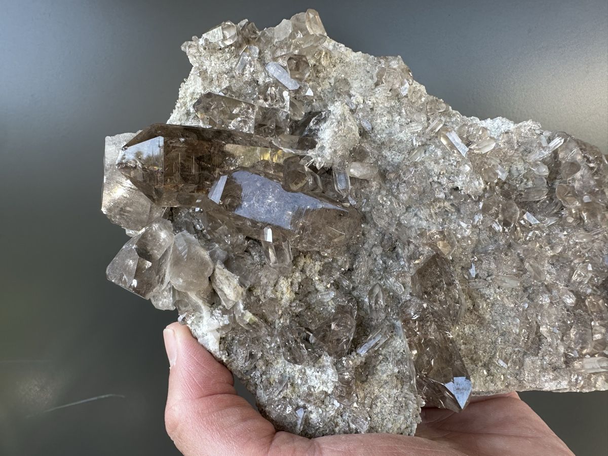 Minerali & Pietre curative: Rauchquarz Val Cavardiras – Usato da Oberuzwil venduto da Crystall0 7