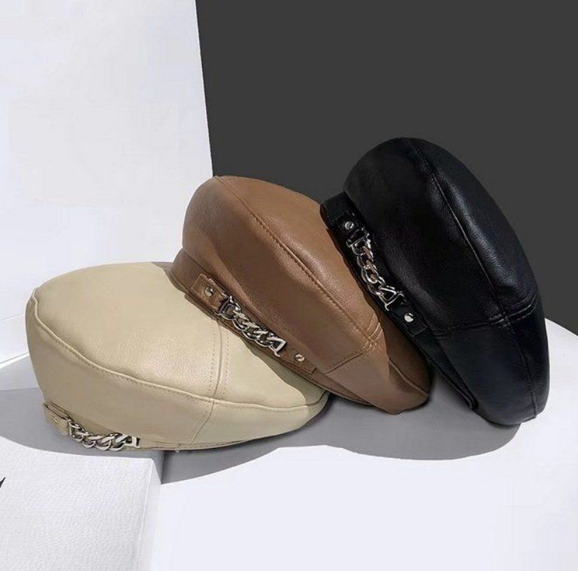 Copricapi, berretti & cappellini: 3x Barett-Hüten aus PU-Leder - chapeaux bérets – Nuovo e nell'imballaggio originale da Lausanne venduto da FASHION-WORLD-SHOP