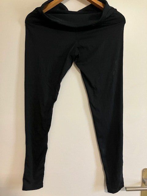 Nike Pantaloni: trainigshose gr.m – Usato da Schwarzenberg LU venduto da kindler007 1
