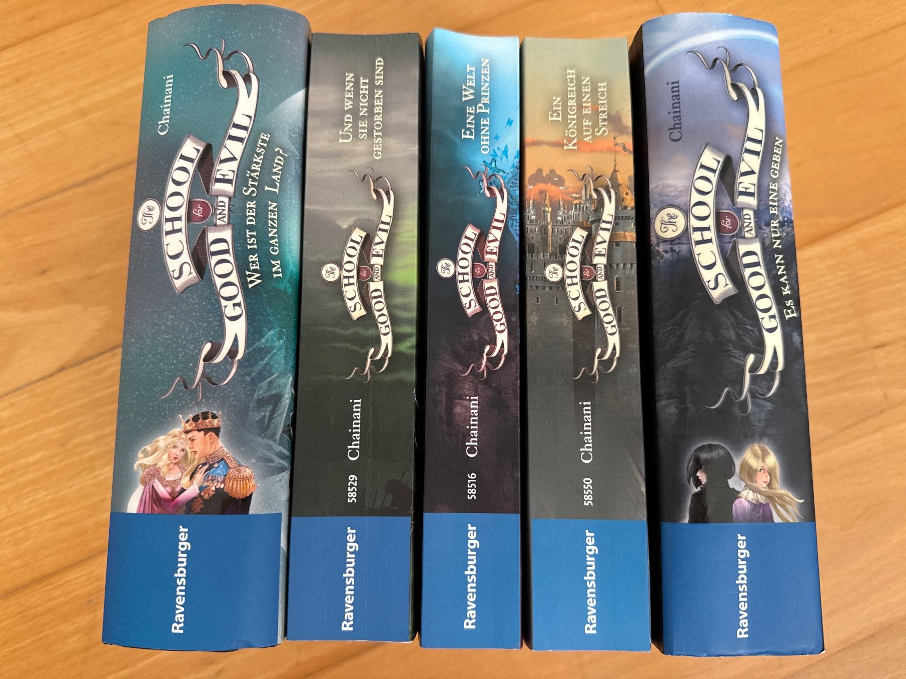 Libri: 5 Bücher Chainani, The School for good and evil – Usato da Basel venduto da jetzt-wird-gemistet 2