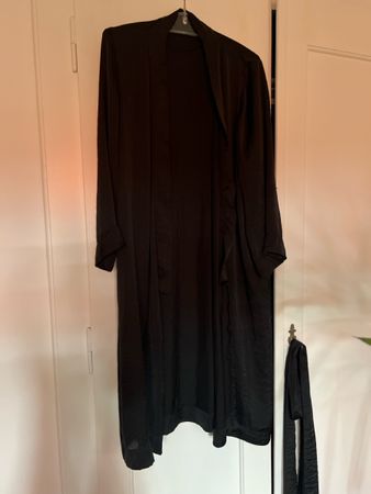 Schwarzer Kimono mit Gurt Grösse M