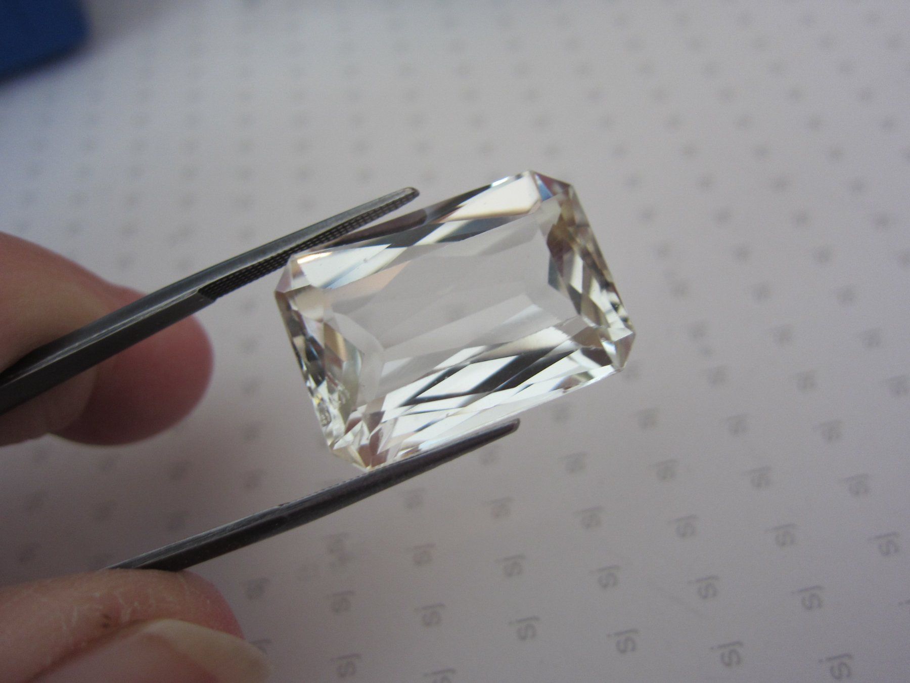 Pietre preziose: Beryll 34.62 ct  - Sale – Nuovo e nell'imballaggio originale da Zürich venduto da Coloursofceylon 1