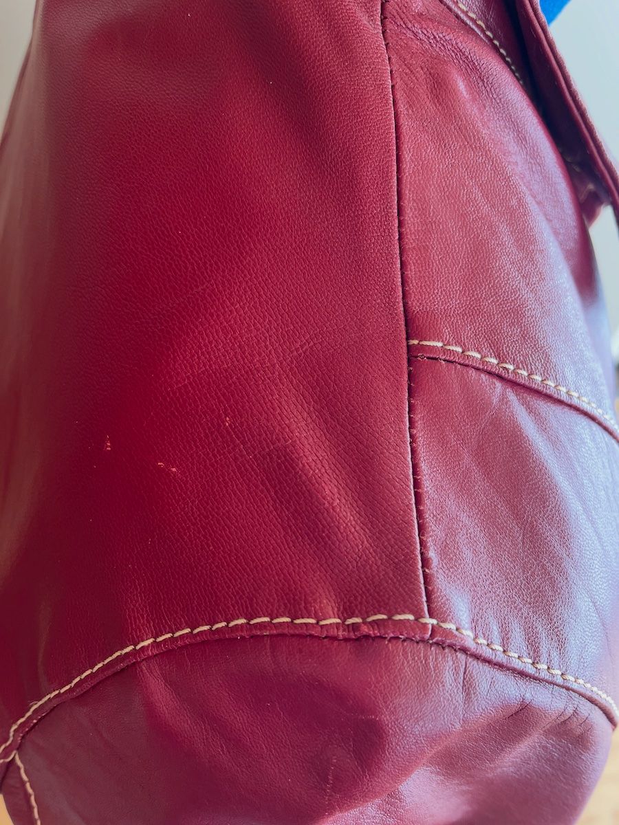 Jacken: Damen Lederjacke in Bordeaux rot – Gebraucht aus Benken SG von micksim 2