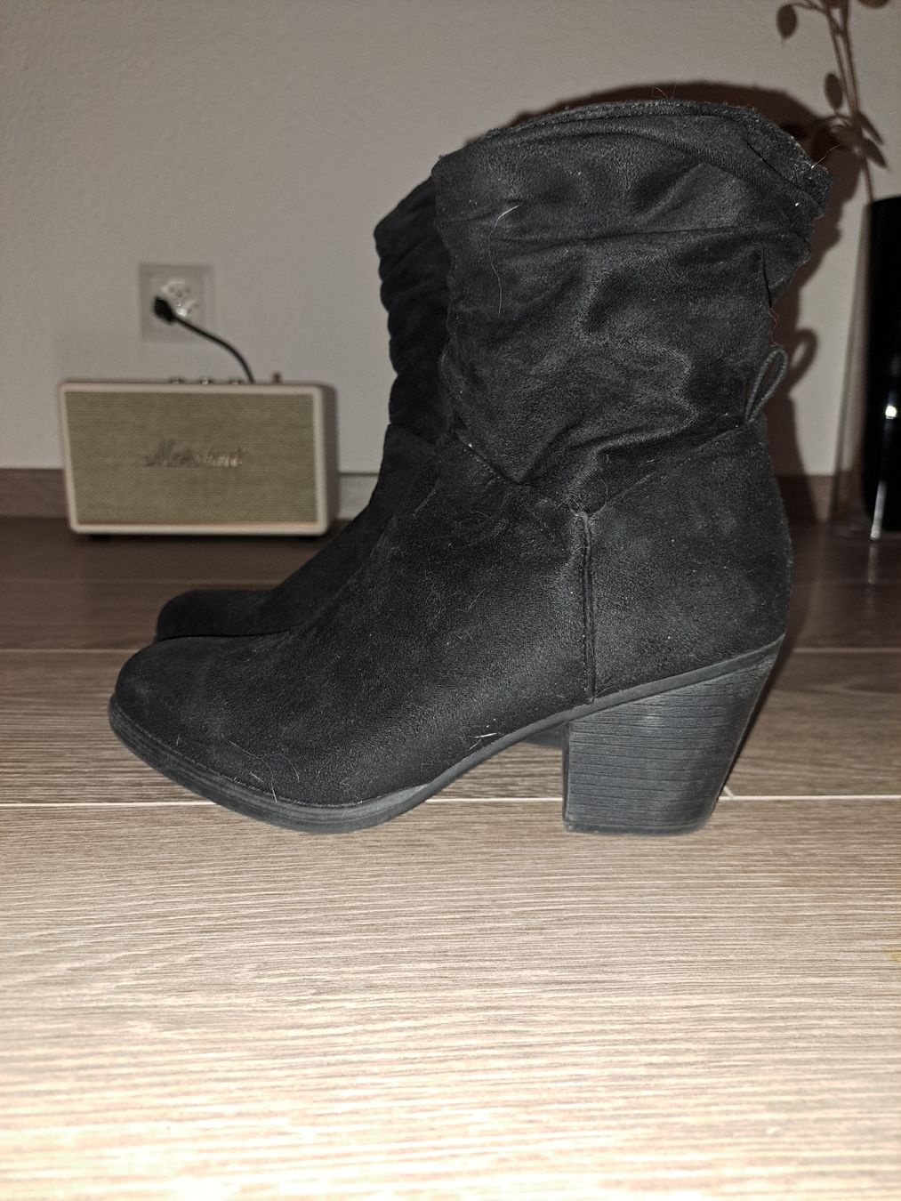 Scarpe da donna: Schwarze Wildleder Stiefeletten Grösse 38 – Usato da Wetzikon ZH venduto da secondhandsfashion 4