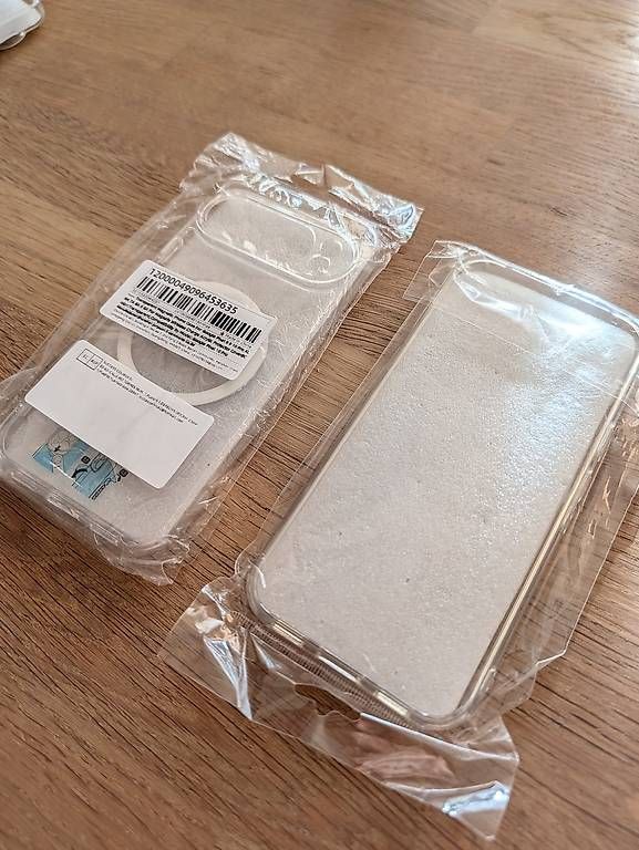 Cover & Protezioni schermo: Neue Hülle Smartphone Google Pixel 10 (Pro) transparent – Usato da Zürich venduto da Simis1 2