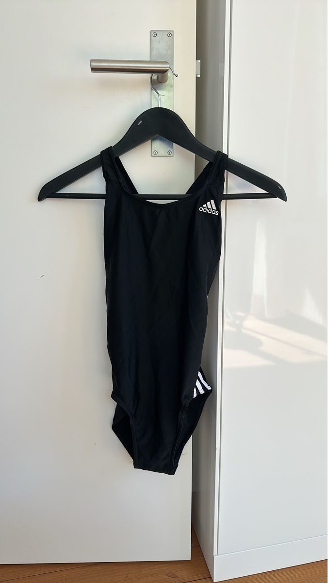 Costumi da bagno & Bikini: Adidas Black Swimsuit with White Stripes, Size Small. – Usato da Zürich venduto da helmuehl