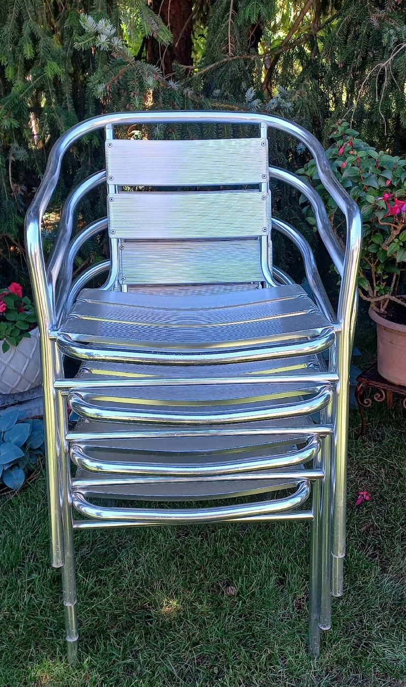 Poltrone: Stapelbare Aluminium-Gartensessel, 4 Stk, – Usato da Buchs AG venduto da Dzirul 5