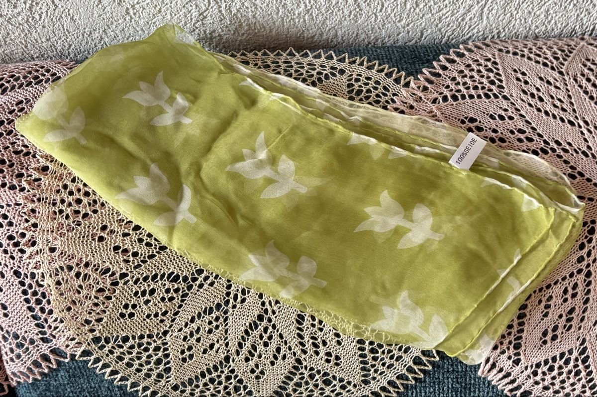 Foulards & écharpes: Foulard  – Neuf (Voir description) à Estavayer Le Lac par sico1260 1