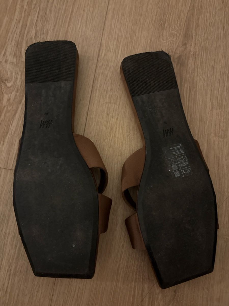 H&M Chaussures femmes: Sandalen H&M braun Grösse 42 – D'occasion à Bern par chr_d5tz 1