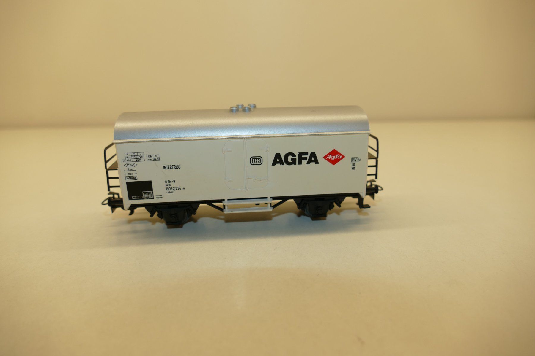 Märklin Modellini di ferrovie: Märklin H0: DB Güterwagen AGFA – Usato da Niederhasli venduto da rail-duerst 1