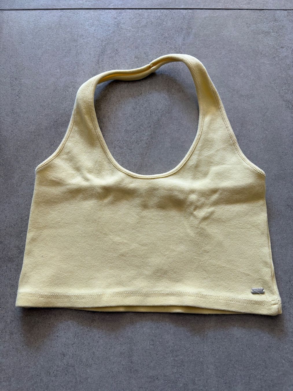 Pull&Bear Kleiderpakete: 3 Pull&Bear Neckholder-Tops Gr. M – Gebraucht aus Basel von El_Haraldo 4