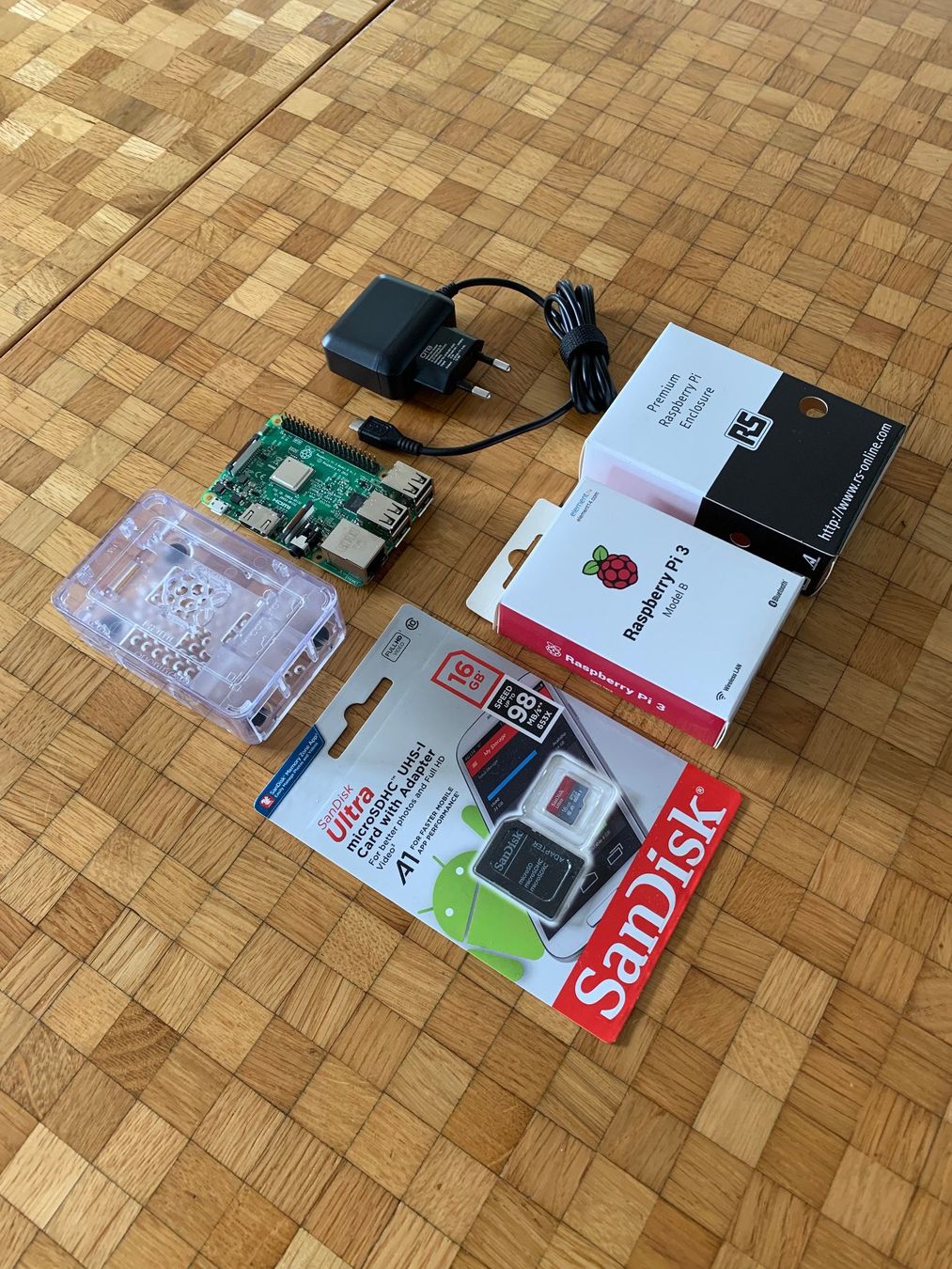 Raspberry Pi PCs: Raspberry Pi 3 Model B V1.2 mit SD-Karte, Netzteil, Gehäuse – Neu (gemäss Beschreibung) aus Liebefeld von  2
