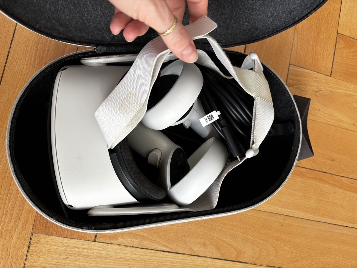 Meta Casco VR: Meta Quest 2 VR und Case – Usato da Zürich venduto da kleinervogel 2