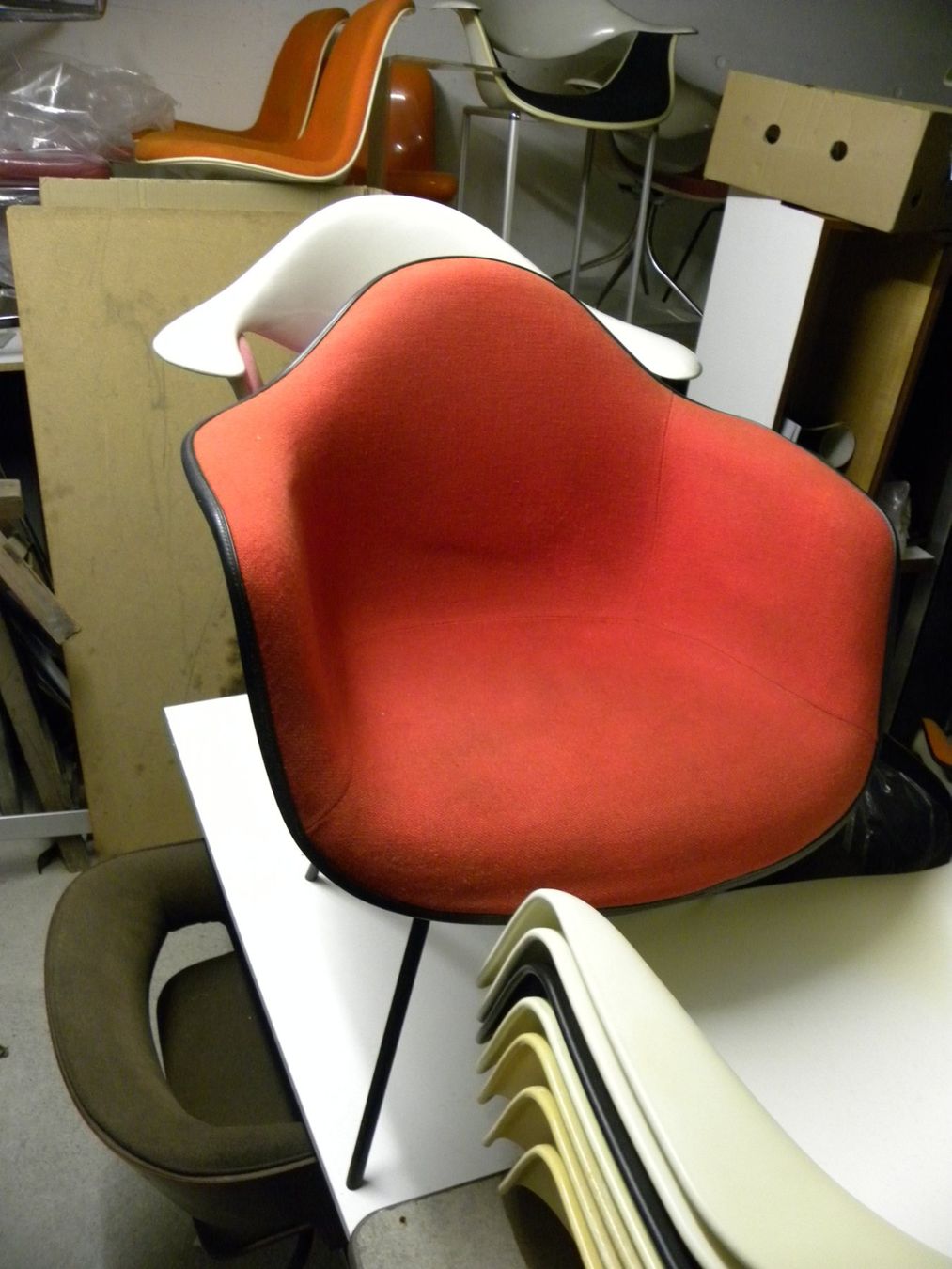 Herman Miller Poltrone: EAMES HERMAN MILLER ARMCHAIR – Usato da Küsnacht ZH venduto da walterzingo