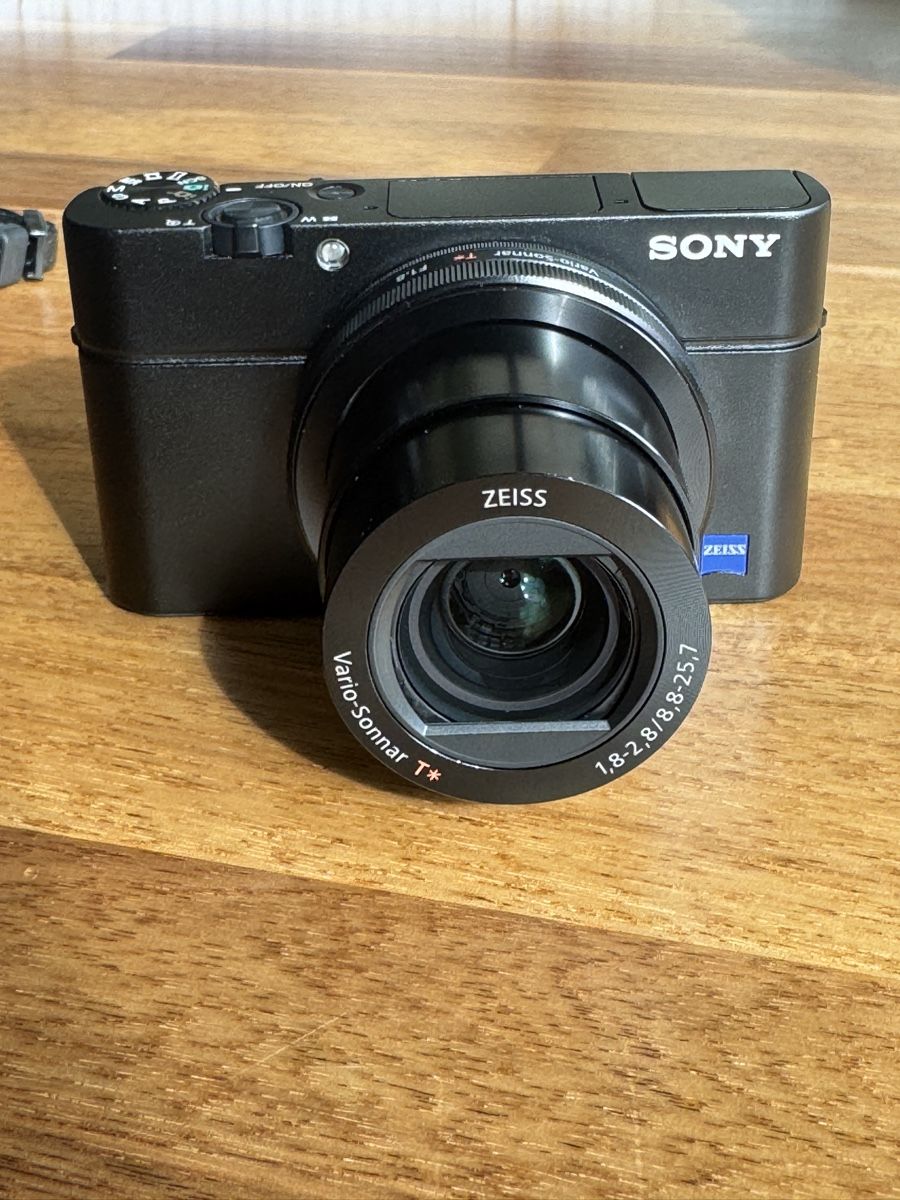 Sony Fotocamera: Sony RX100 III mit Sony Leder Hülle – Usato da Luzern venduto da Ex-Raudi 8