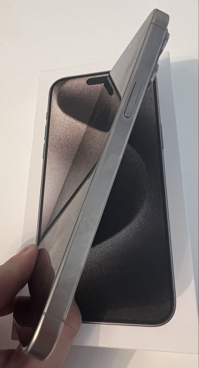 Apple Telefoni cellulari / Smartphones: iPhone 15 Pro Max – Nuovo (secondo la descrizione) da Balterswil venduto da JohnJayFitillo 3