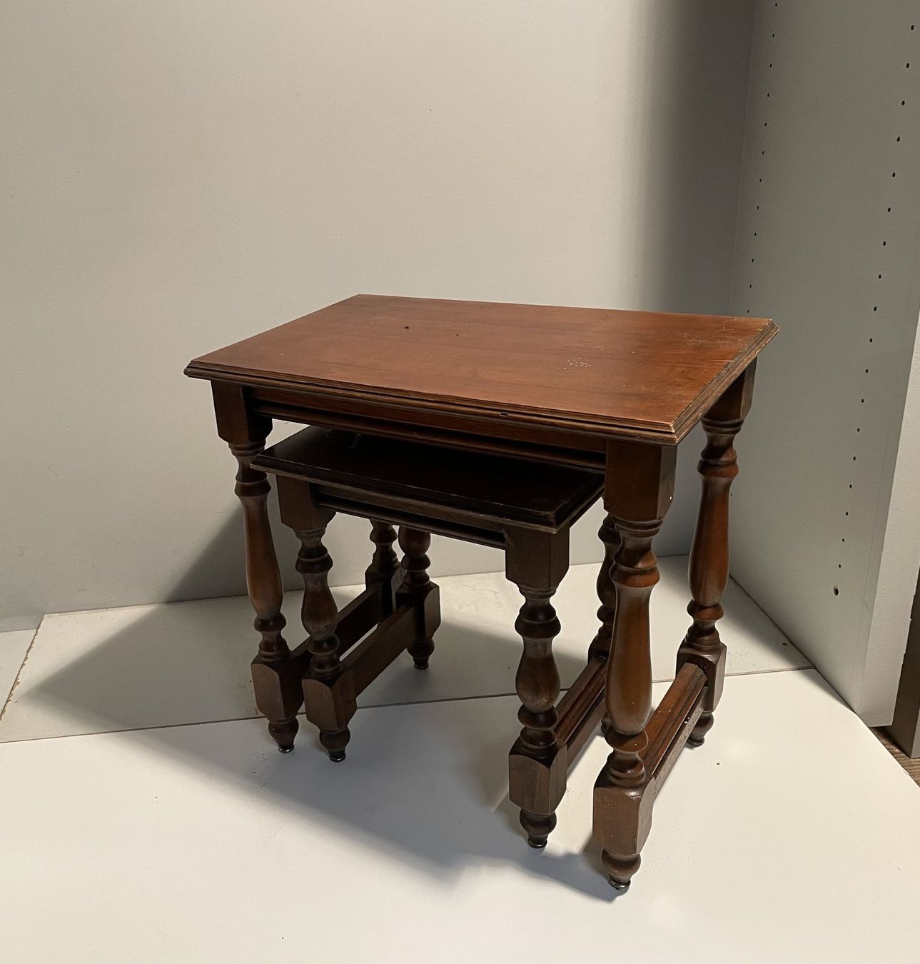 Set di tavolo e panche: Beistelltische – Usato da Luzern venduto da Ga_200 1