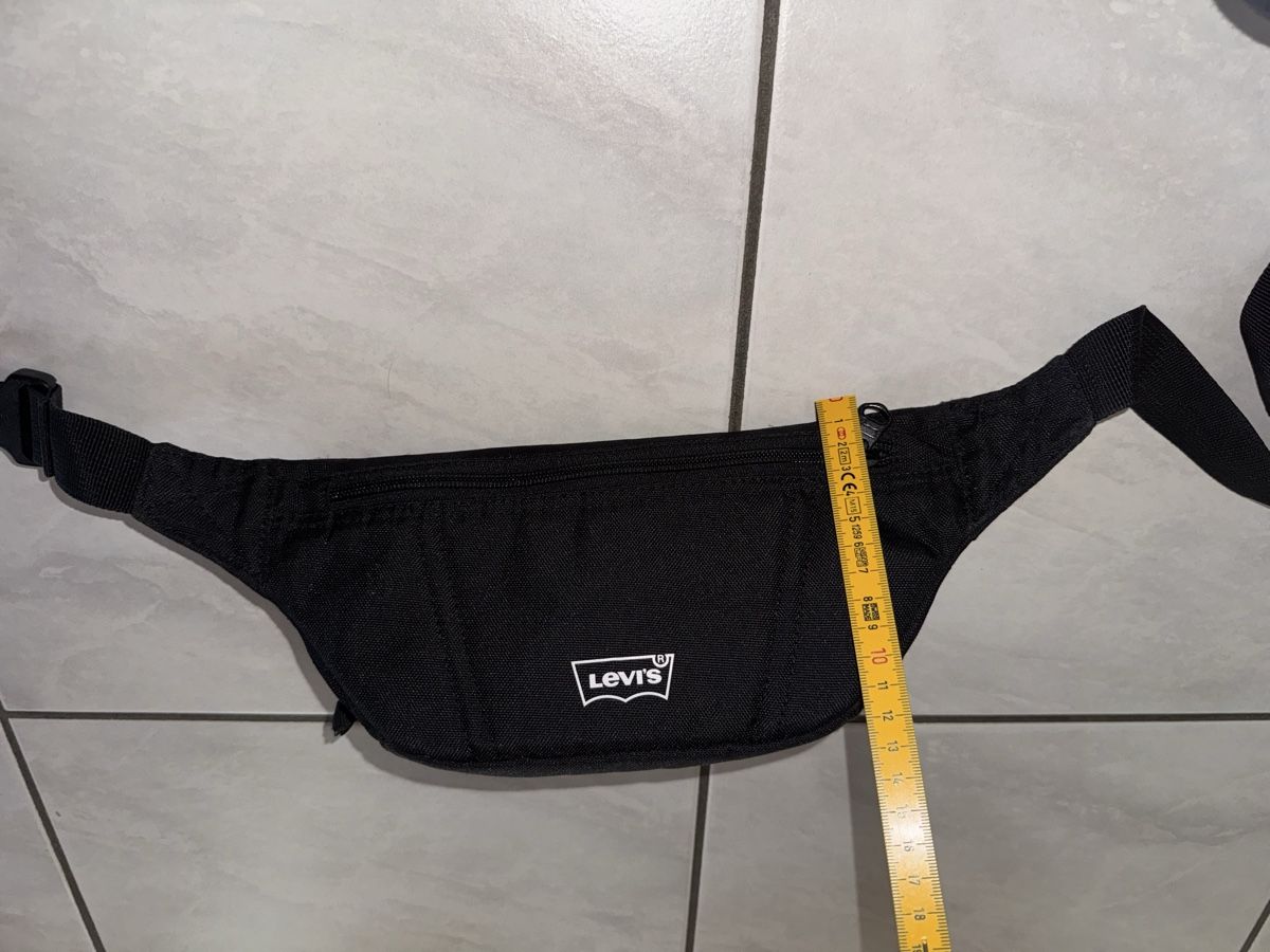 Levi's Taschen: Schwarze Levi's Bauchtasche – Neu (gemäss Beschreibung) aus Hergiswil NW von kaufe_bei_kaufmann 3
