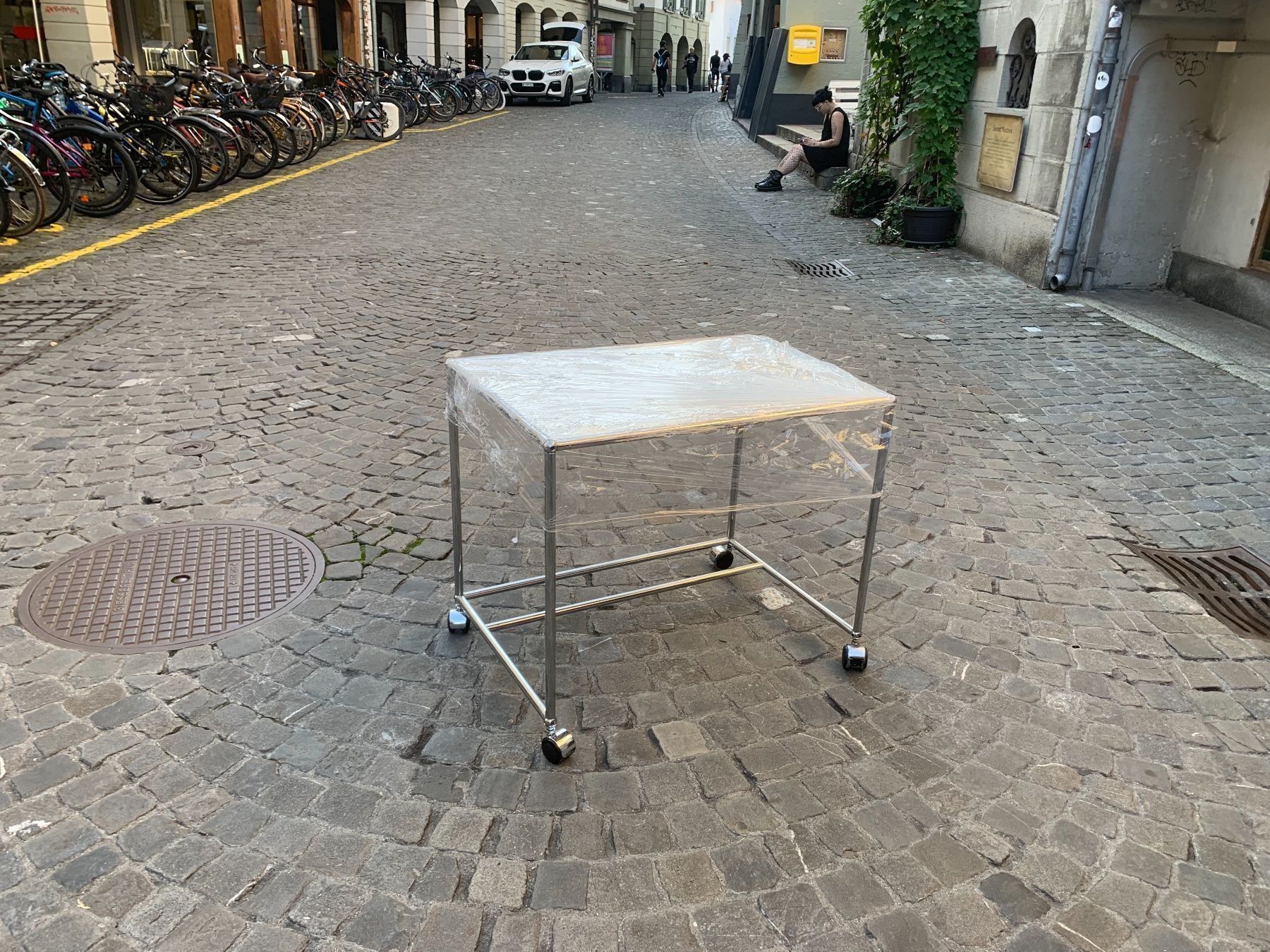 USM Tavoli: Usm Praxis  Bar Tisch Lief Gratis – Usato da Thun venduto da Thuno6