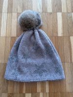 Warme Wintermütze, beige mit Sternen und Bommel, wie neu