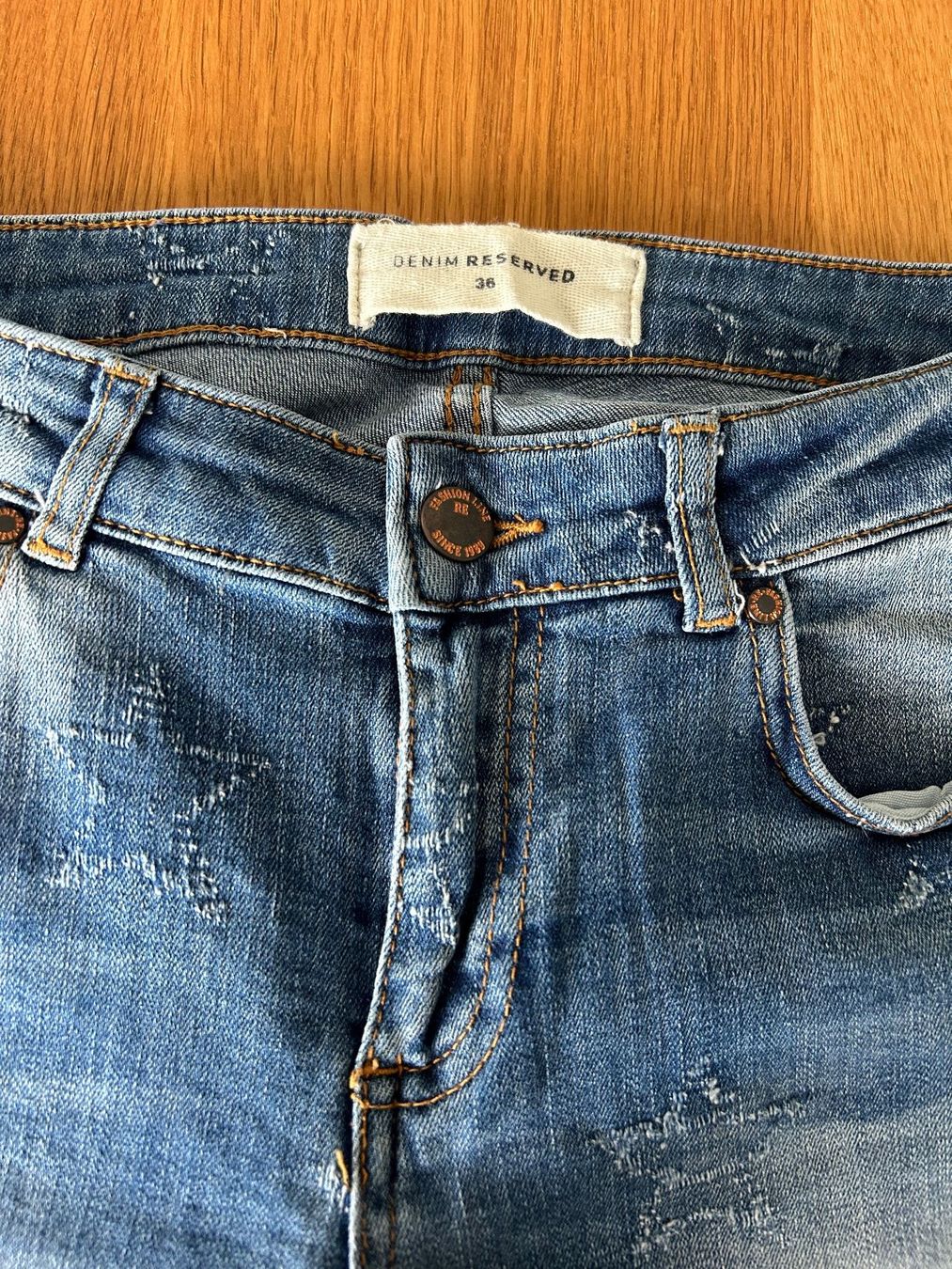 Jeans: Reserved Damen Jeans mit Sternen Gr. 36 – Usato da Schwarzenbach SG venduto da bienchen22 5