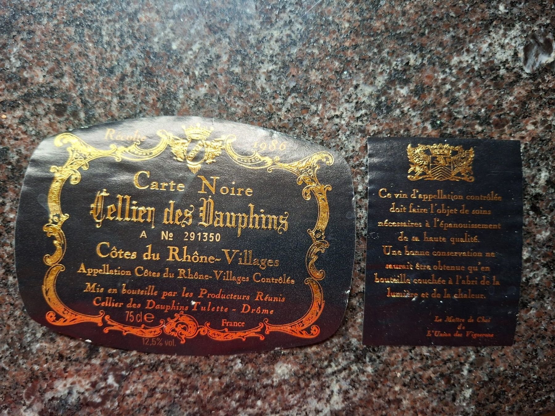 Wein: Alte Weinetikette Cellier des Dauphins, 1986 – Gebraucht aus Erlinsbach von pfunky