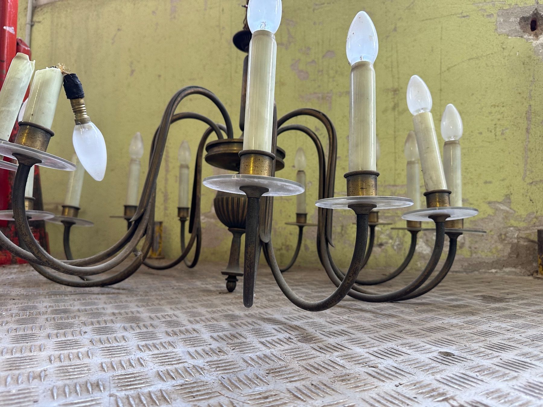 Lampadari & plafoniere: coole, alte, messing Kronleuchte – Usato da Necker venduto da liq24 1
