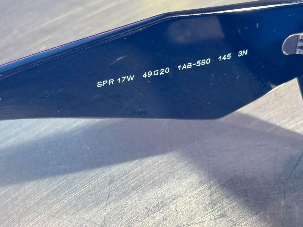 Prada Brillen & Gläser: Prada Milano Sonnenbrille  – Gebraucht aus Schänis von mil_56j5