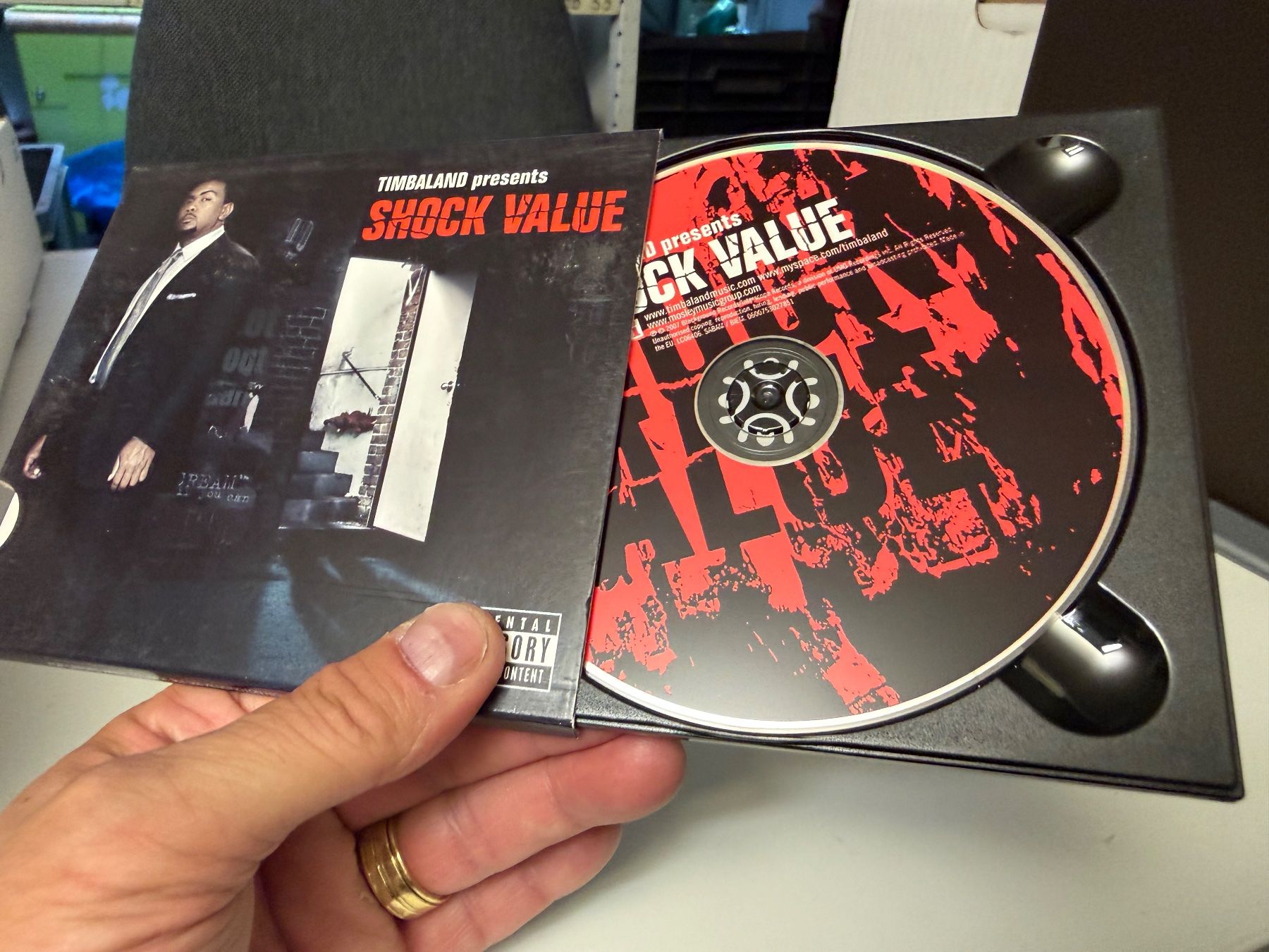 CD: Timbaland - Timbaland Presents Shock Value - HD23C – Usato da Küsnacht ZH venduto da Jazztilldawn 2