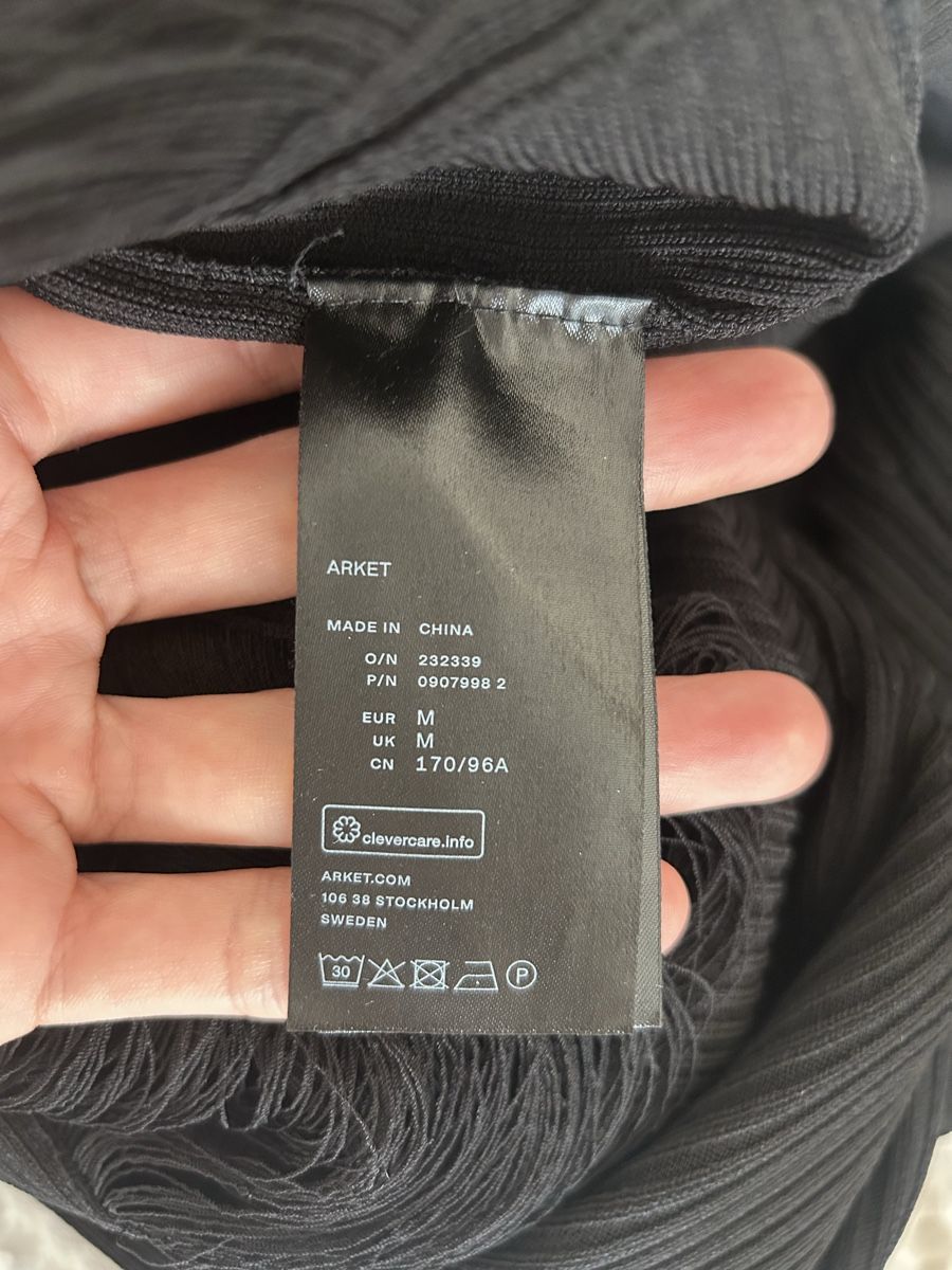 Arket Robes: Robe Arket noir M – D'occasion à Genève par Sarahchge 7
