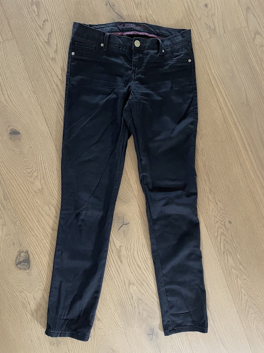 Jeans: Schwarze Damen Jeans  – Gebraucht aus Gümligen von ani_c7v6